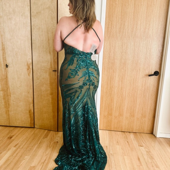 Prom Arielle Formal Gown - In Emerald Nude - Picture 6 of 7